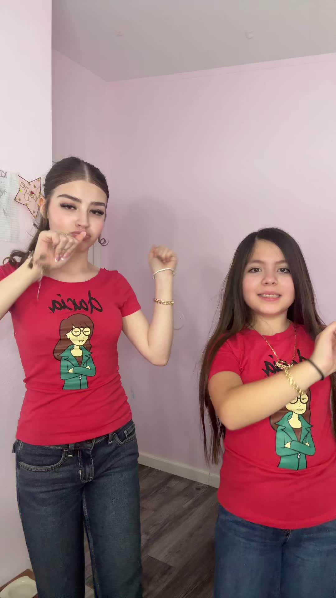 @Deliciaasisters