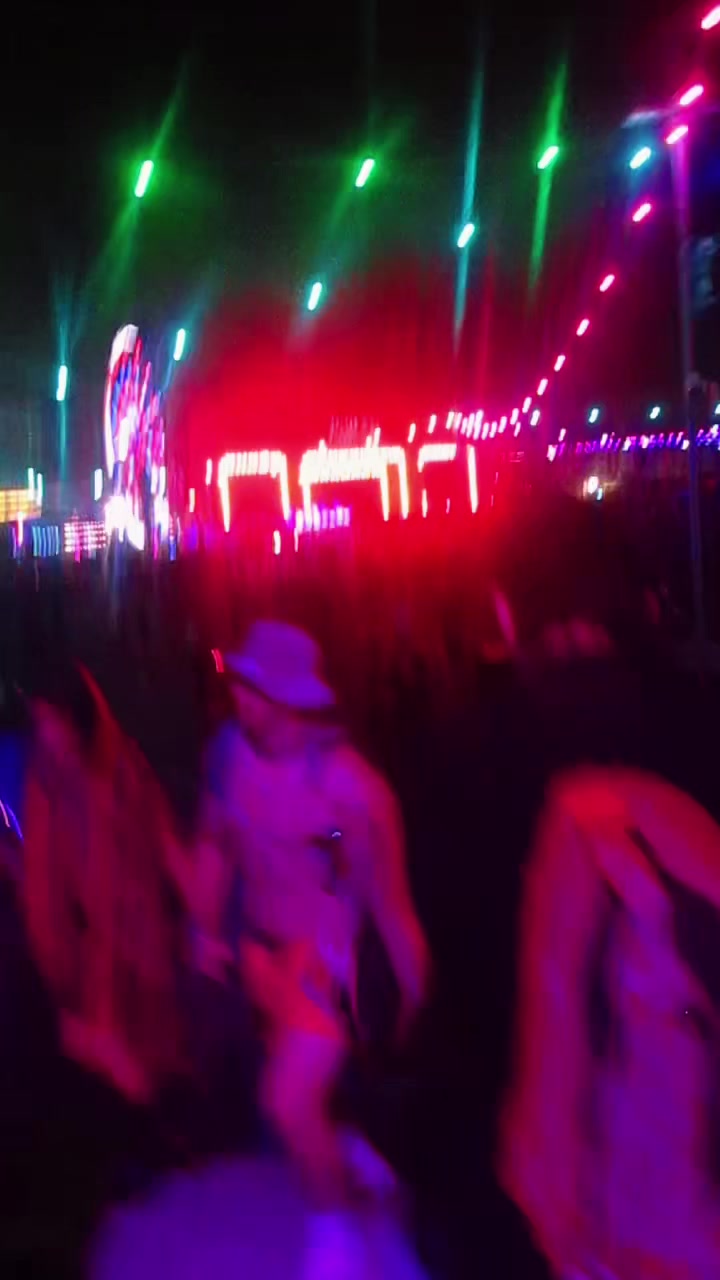 @⃟