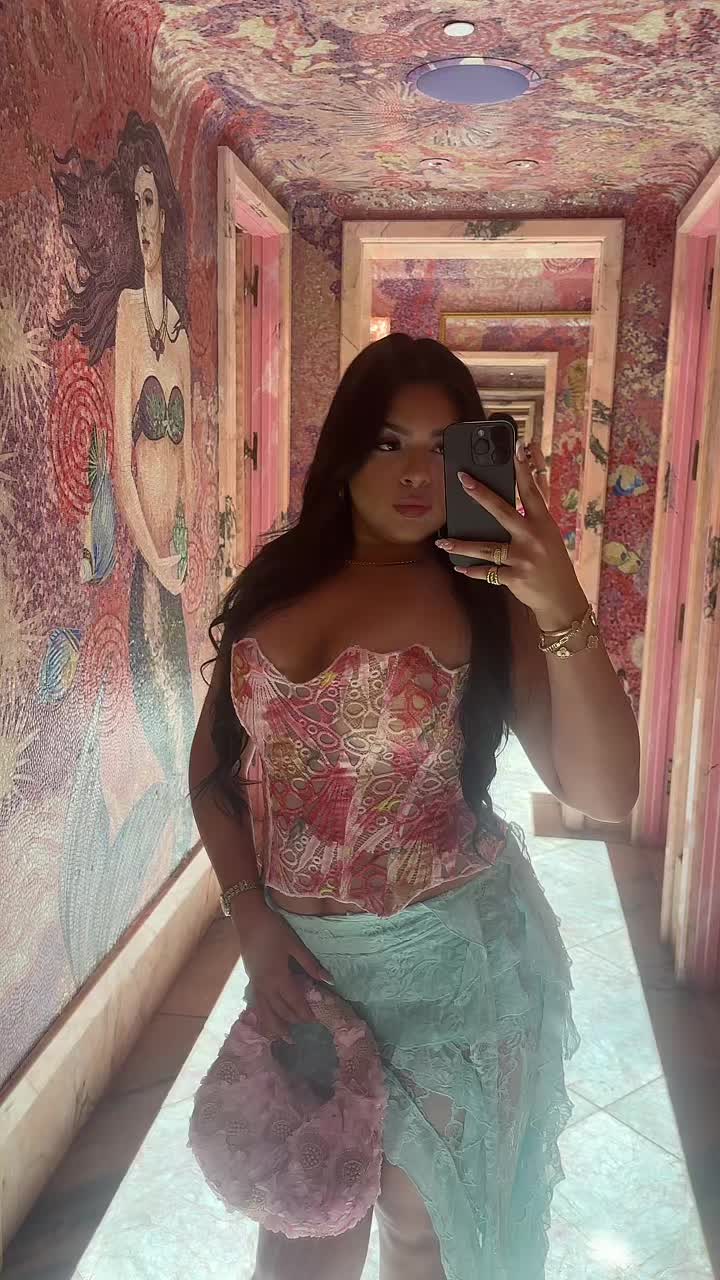 @Valentina