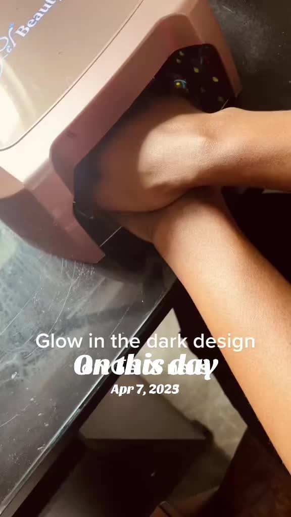 @PrettyPlushNails