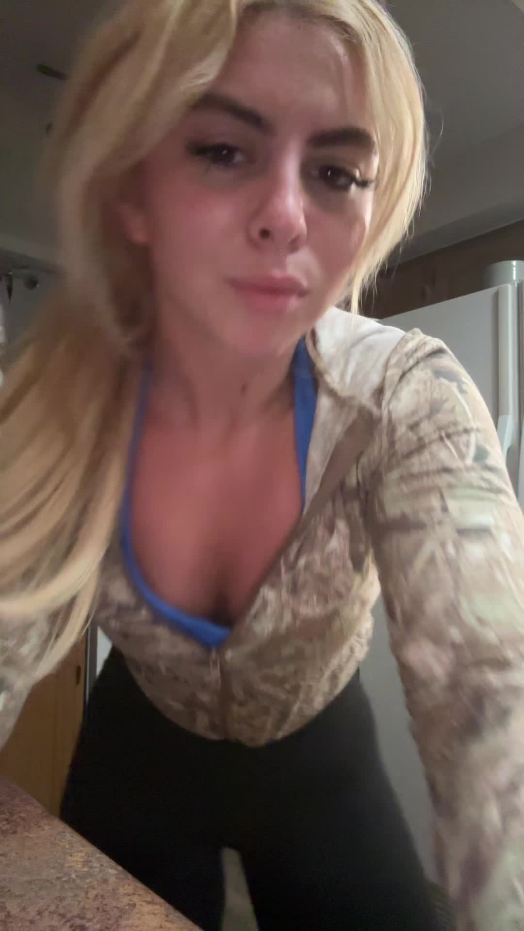 @Valianna Rose
