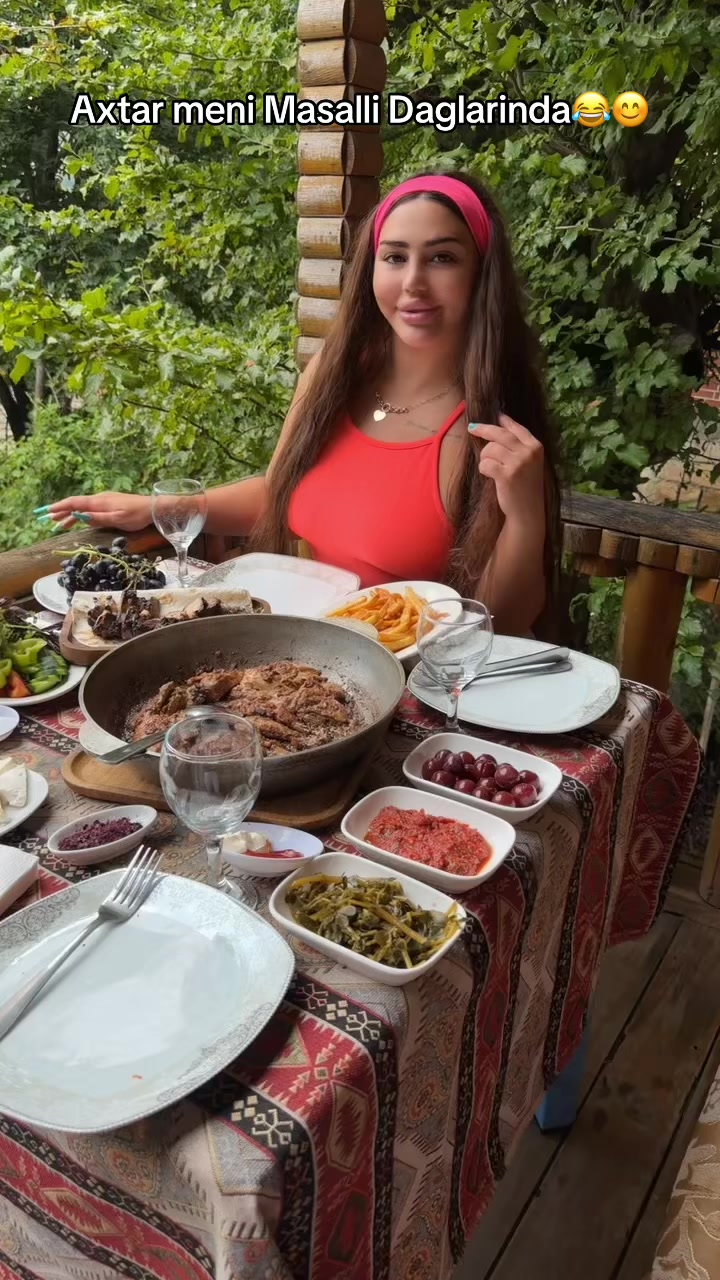 @Ulya_085