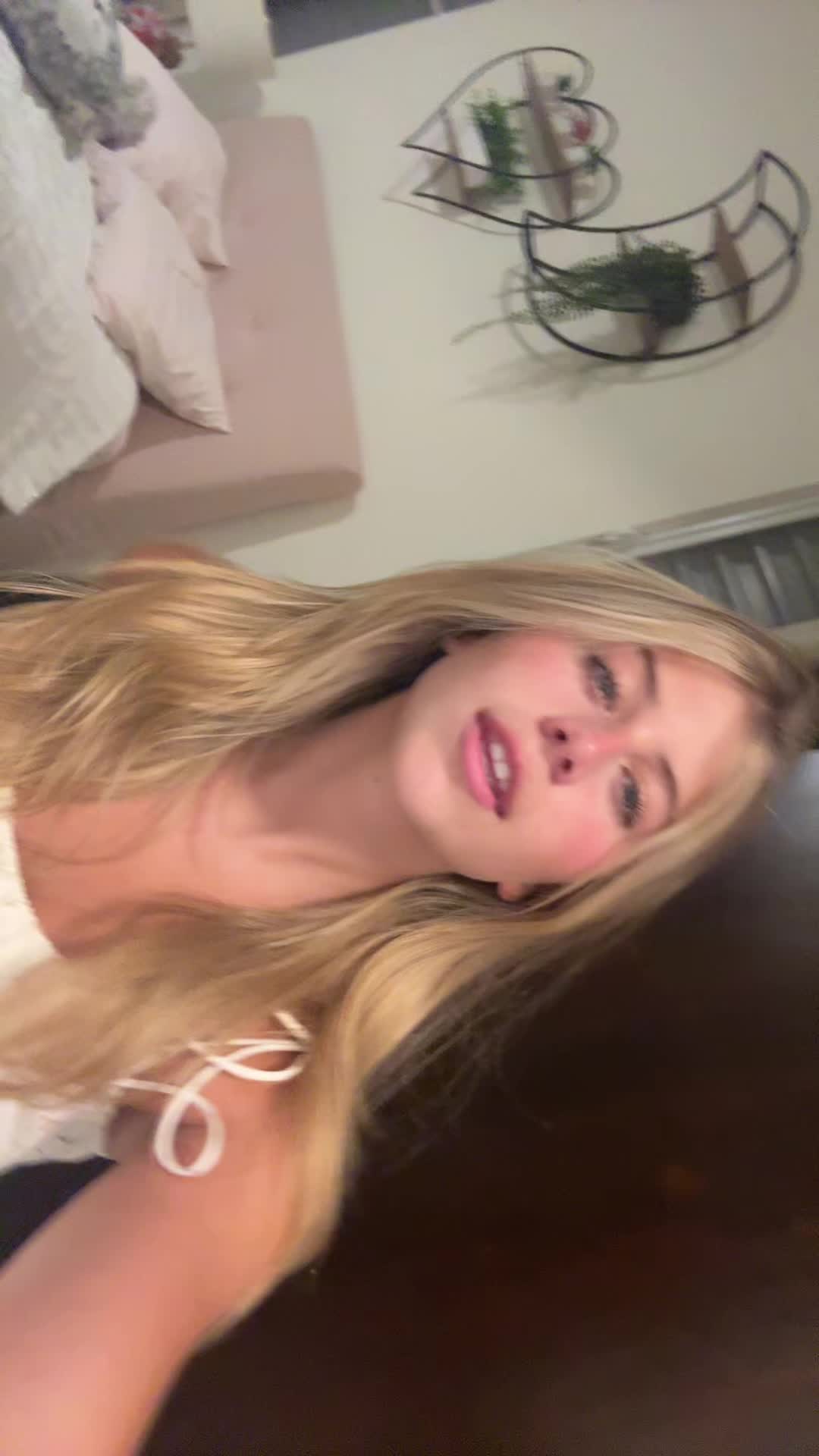 @👹
