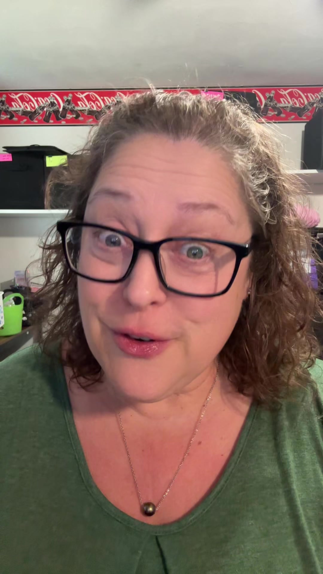 @Alyssia 🦚 Intimate Alchemy