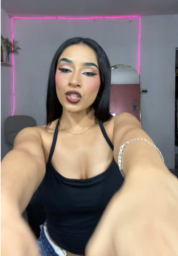 @JENN HERN&Aacute;NDEZ