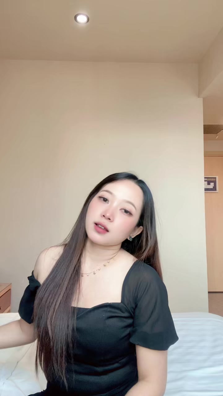 @Yessy 🕊