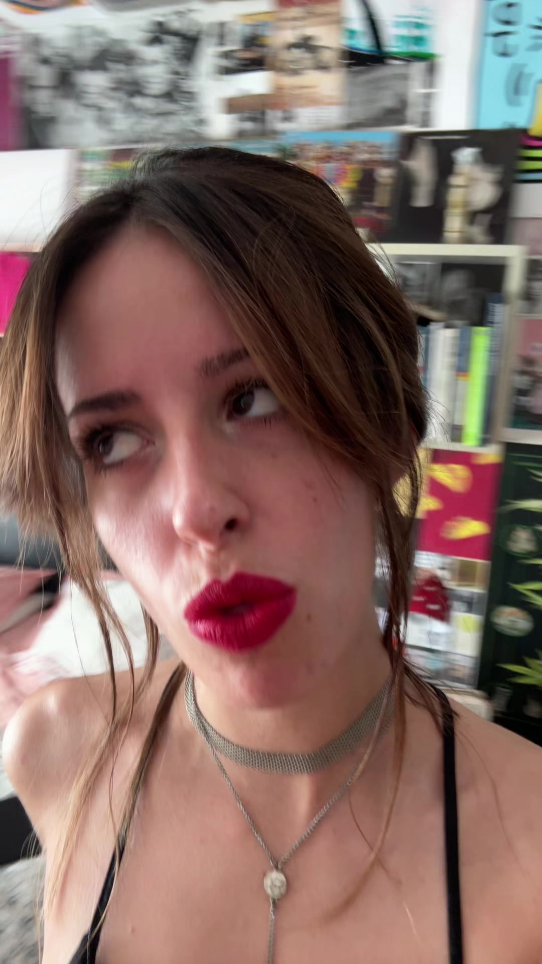 @laralaralaralarala