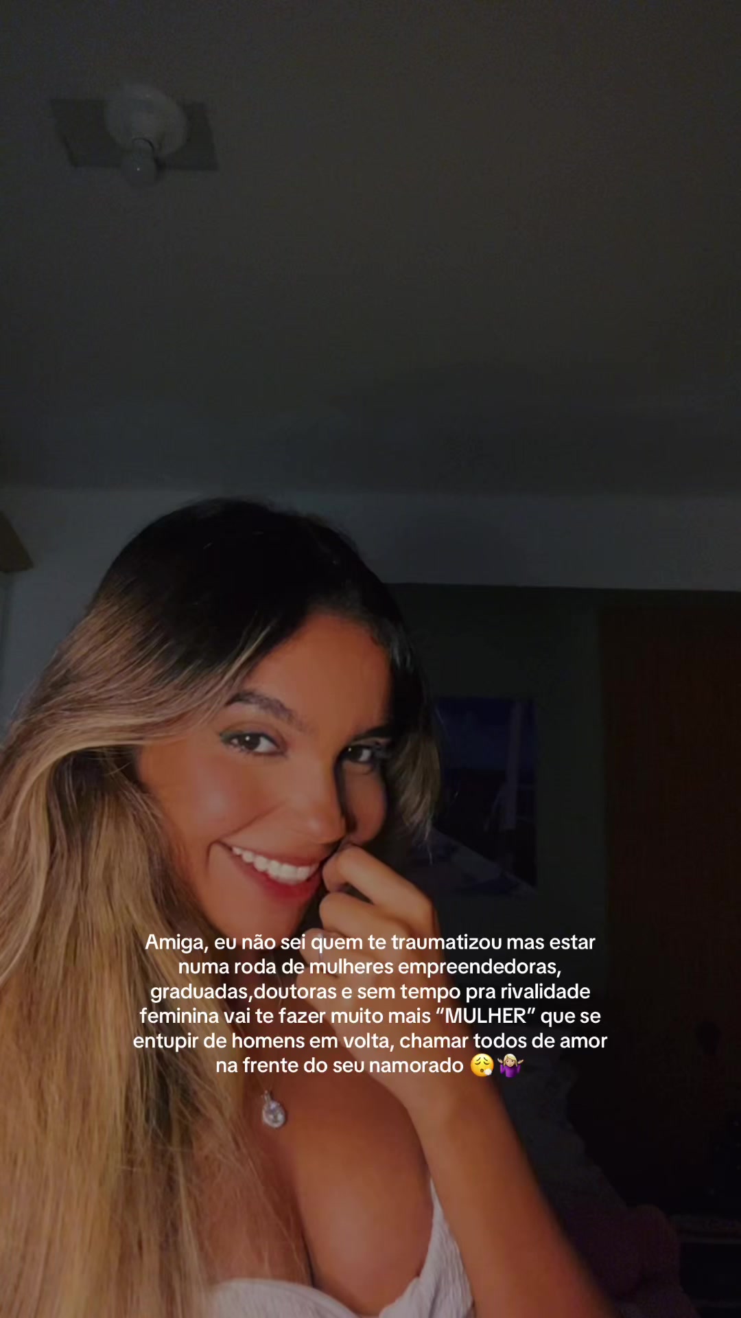@Livia Tavares💌