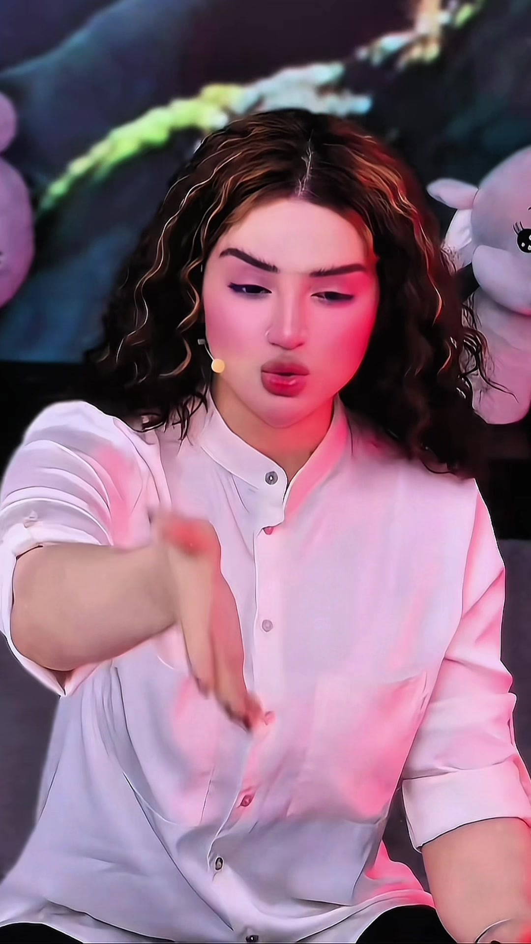 @HR