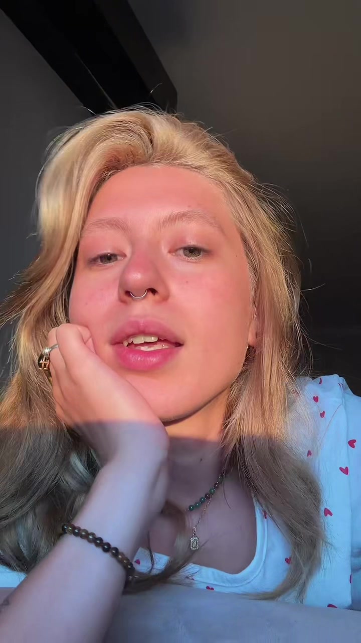 @poetleyla