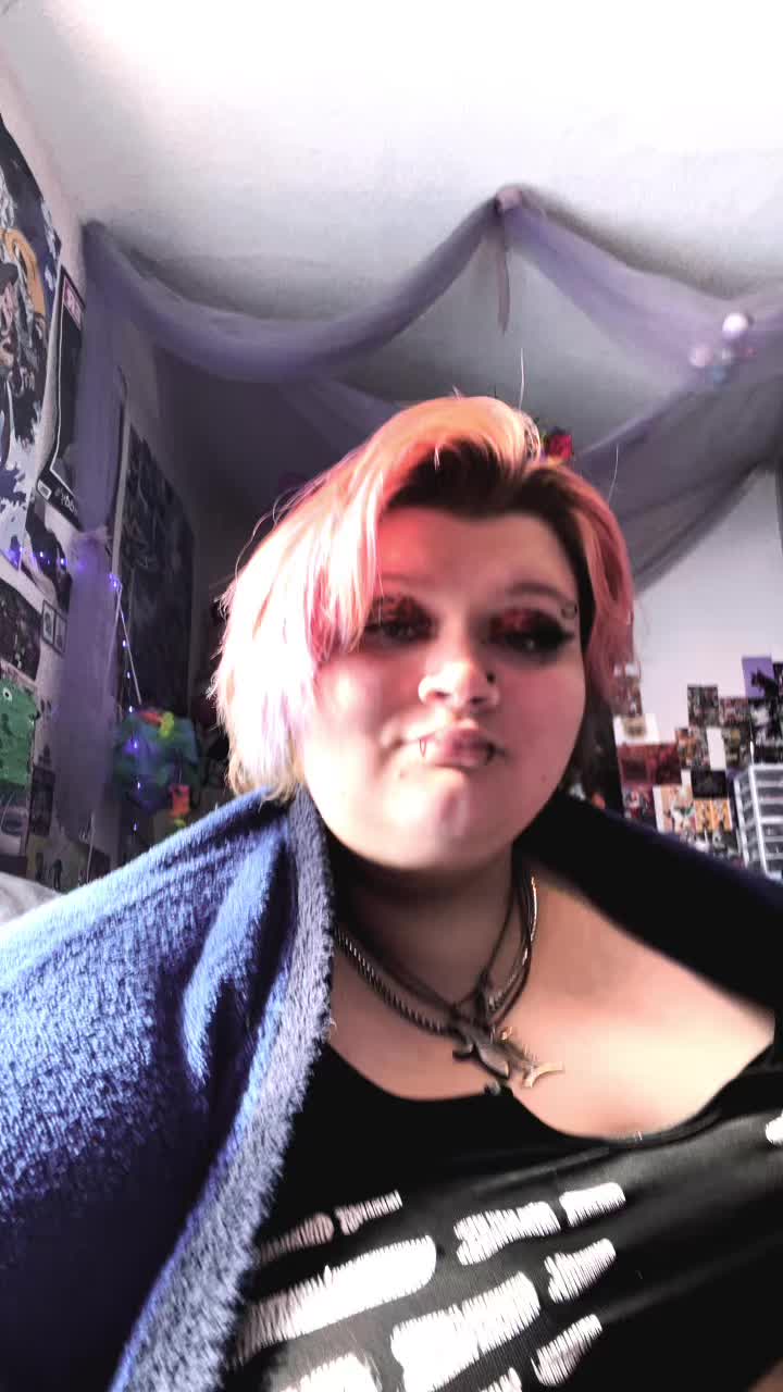 @Candi_Coat3d_B33tl3_Gutzz
