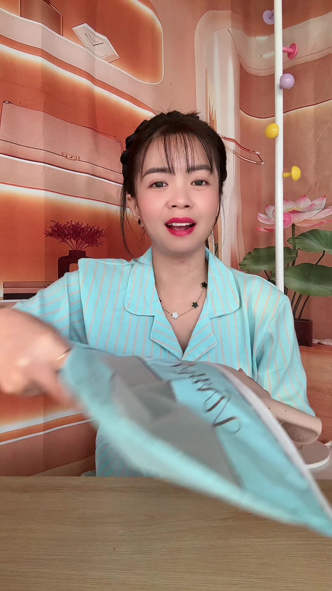 @Em Cẩm Nè