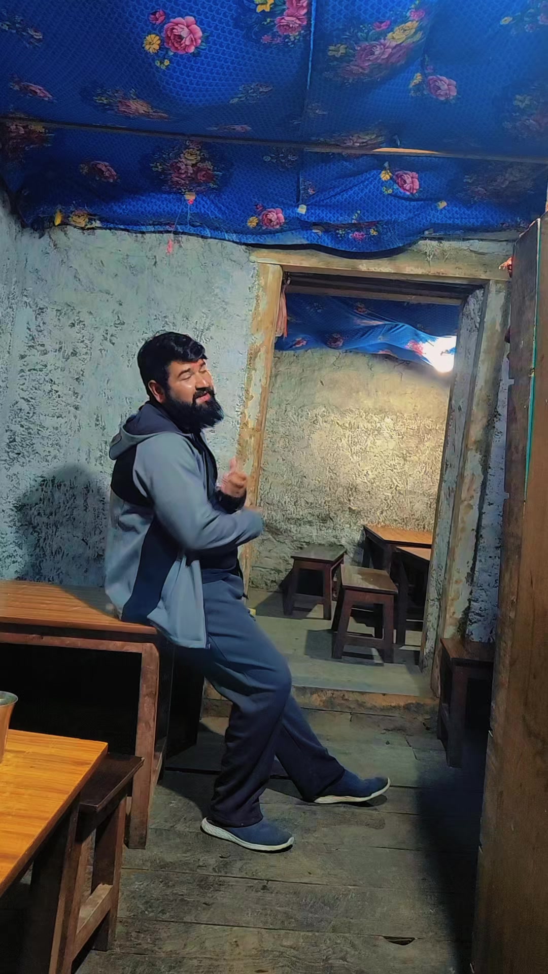 @दिनेश बिक्रम शाही