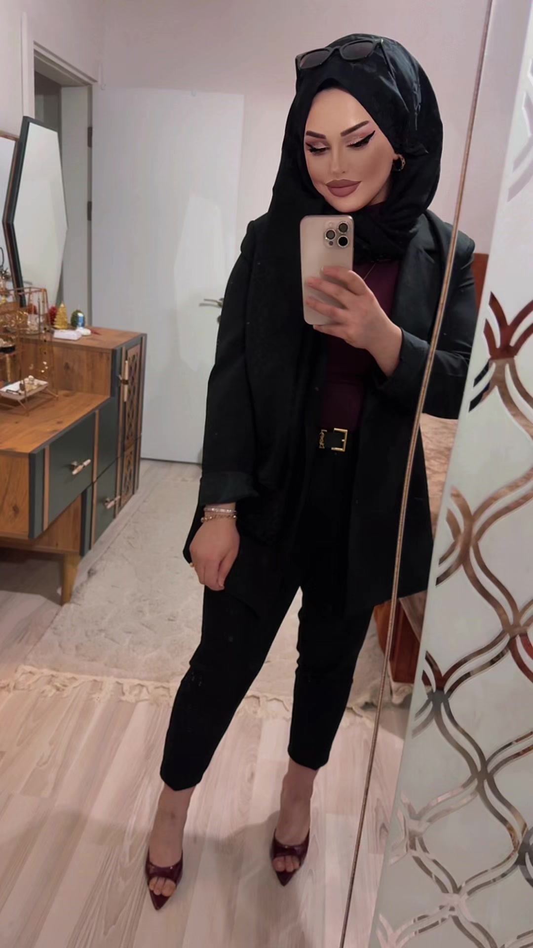 @h.k