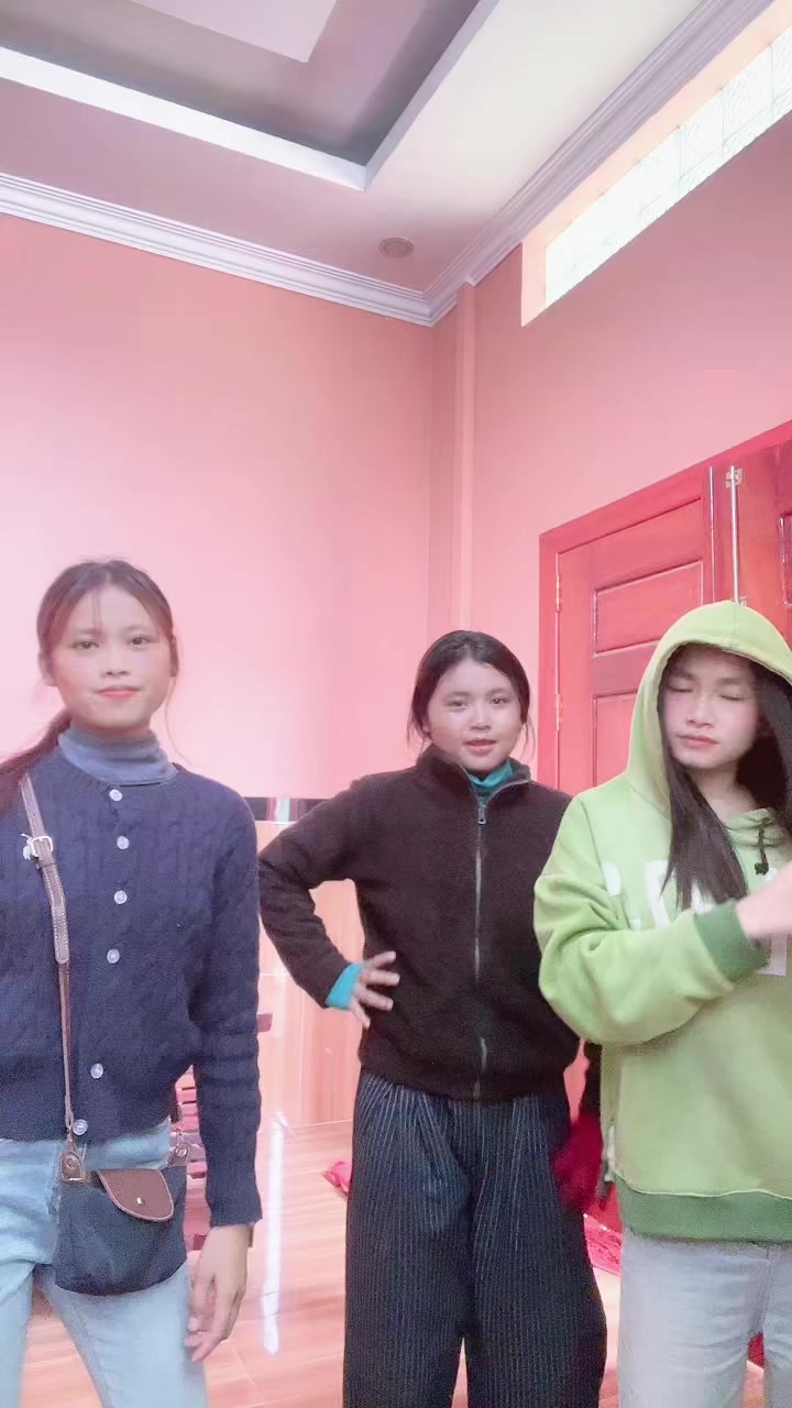 @ស្រីឌីចាយលុយមិនចេះគិត