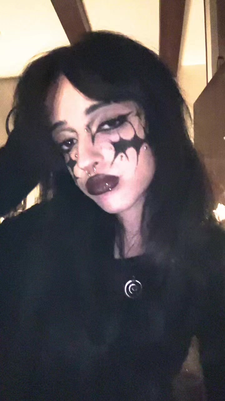 @Black hair ho ᶻ 𝗓 𐰁