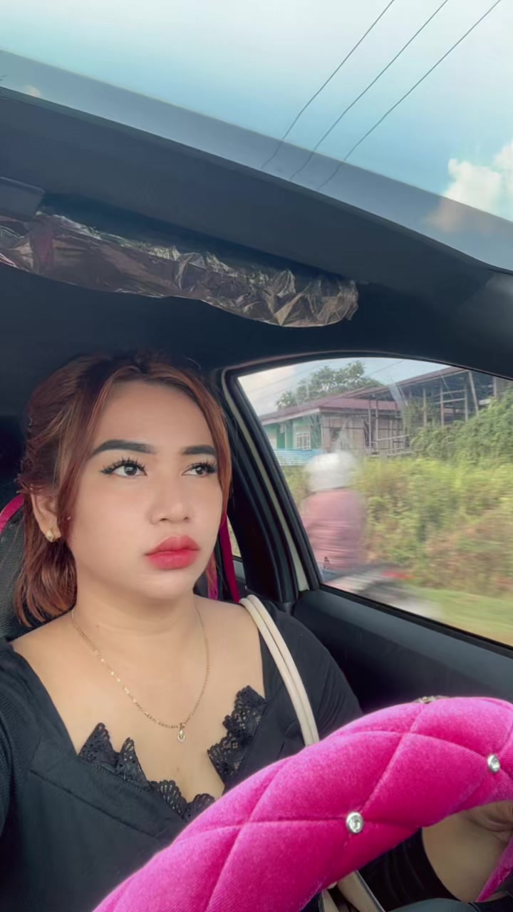 @julia frinella sari