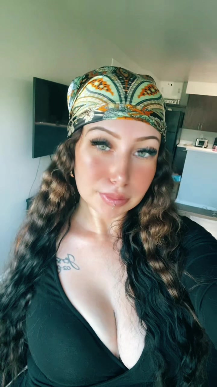 @tayswrld ✨