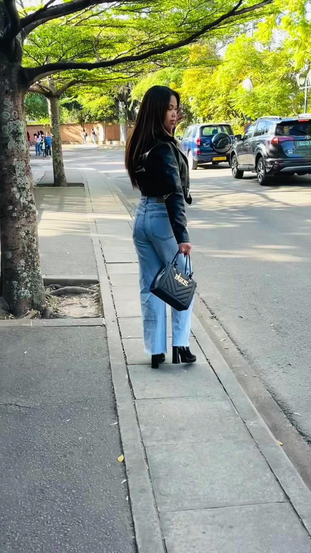 @Koloina