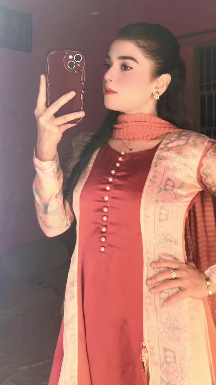 @Uzmi_sheikh112