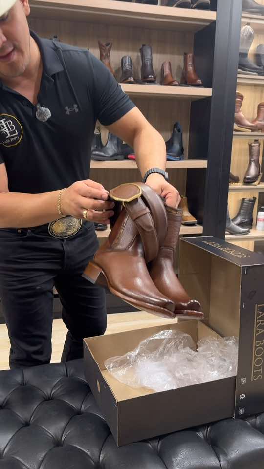 @Lara Boots