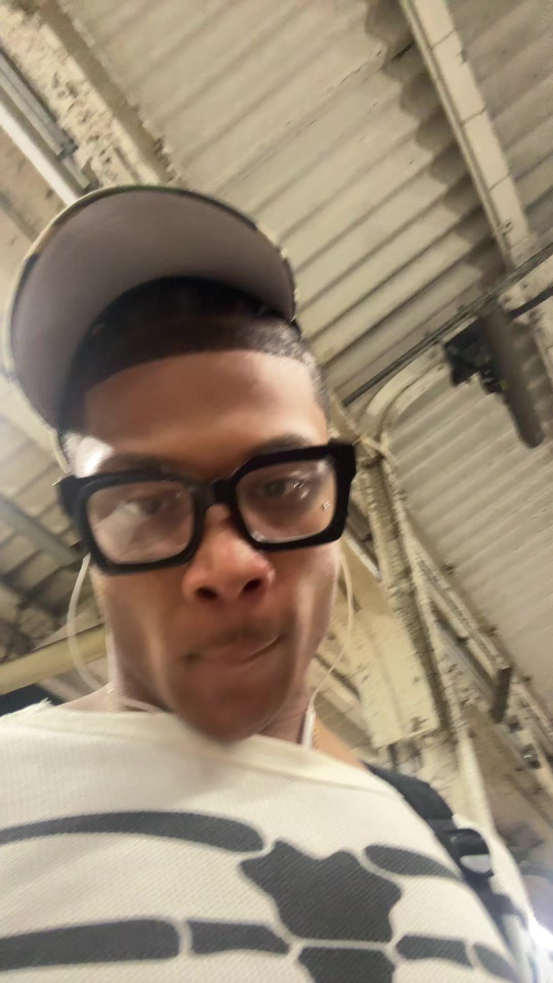@T