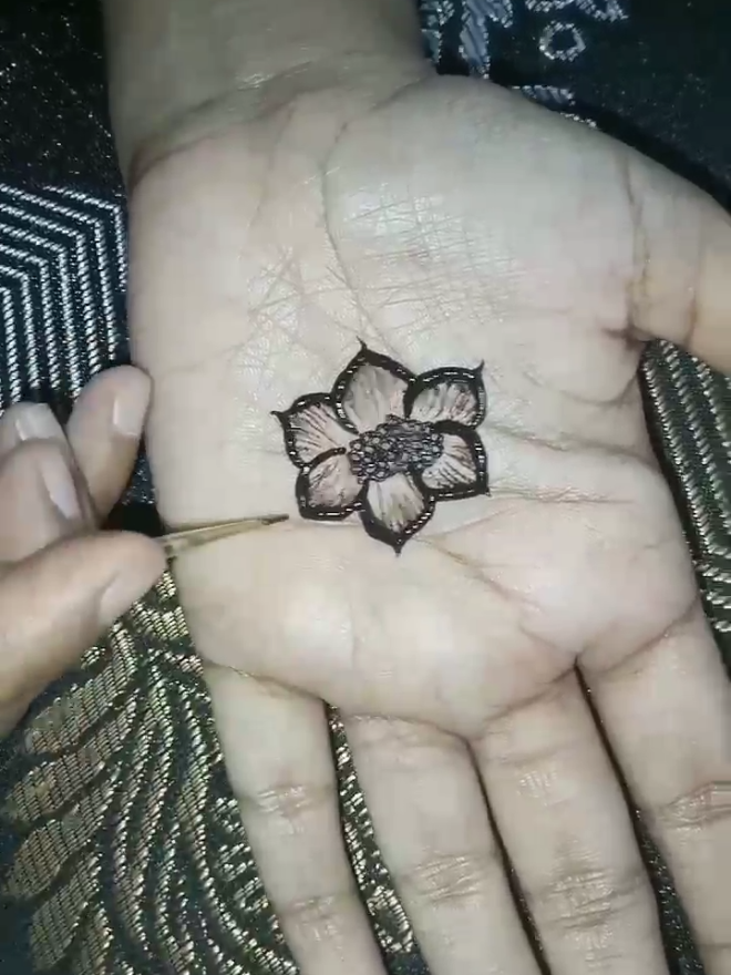 @Mehndi design by Nabahat