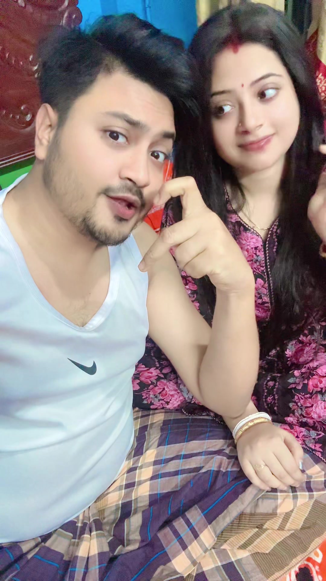 @Smile~couple😍PRIYO❤️SWOSTIKA