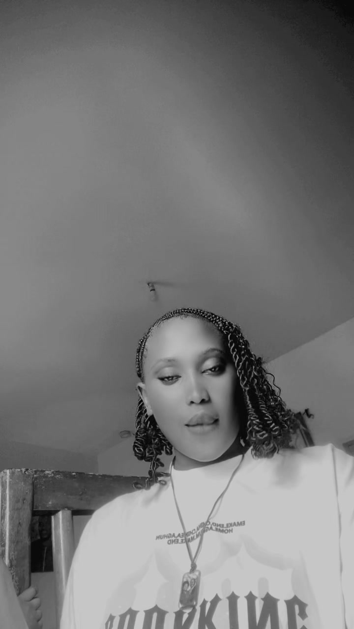 @Jenny🦋꧂🍒(nails and lashes)