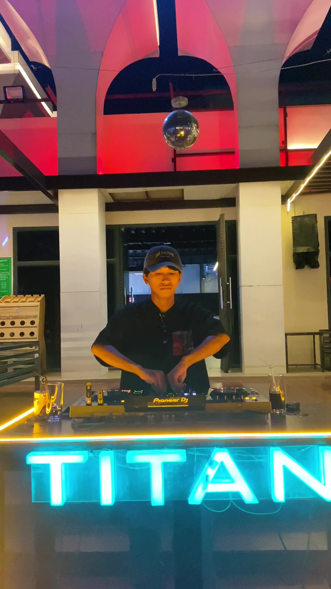 @Titan Bar&Restaurant