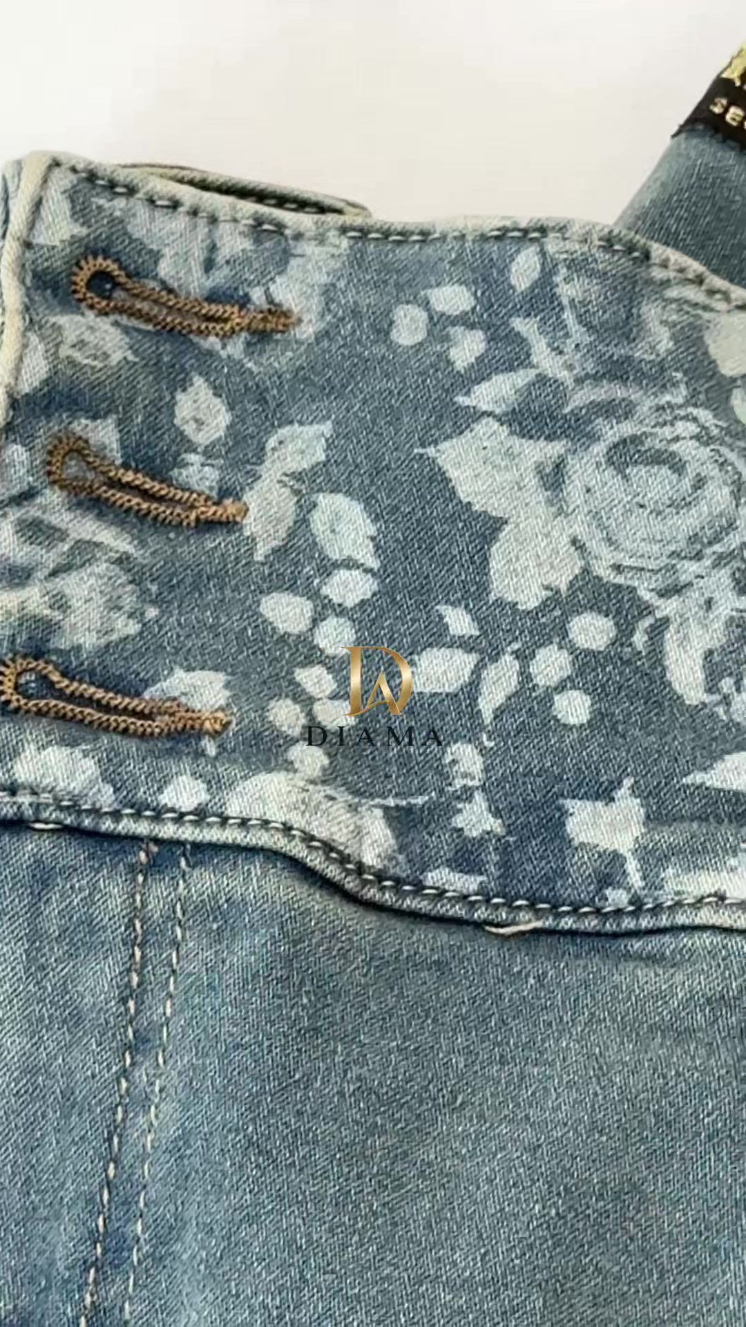 @Diama.Jeans