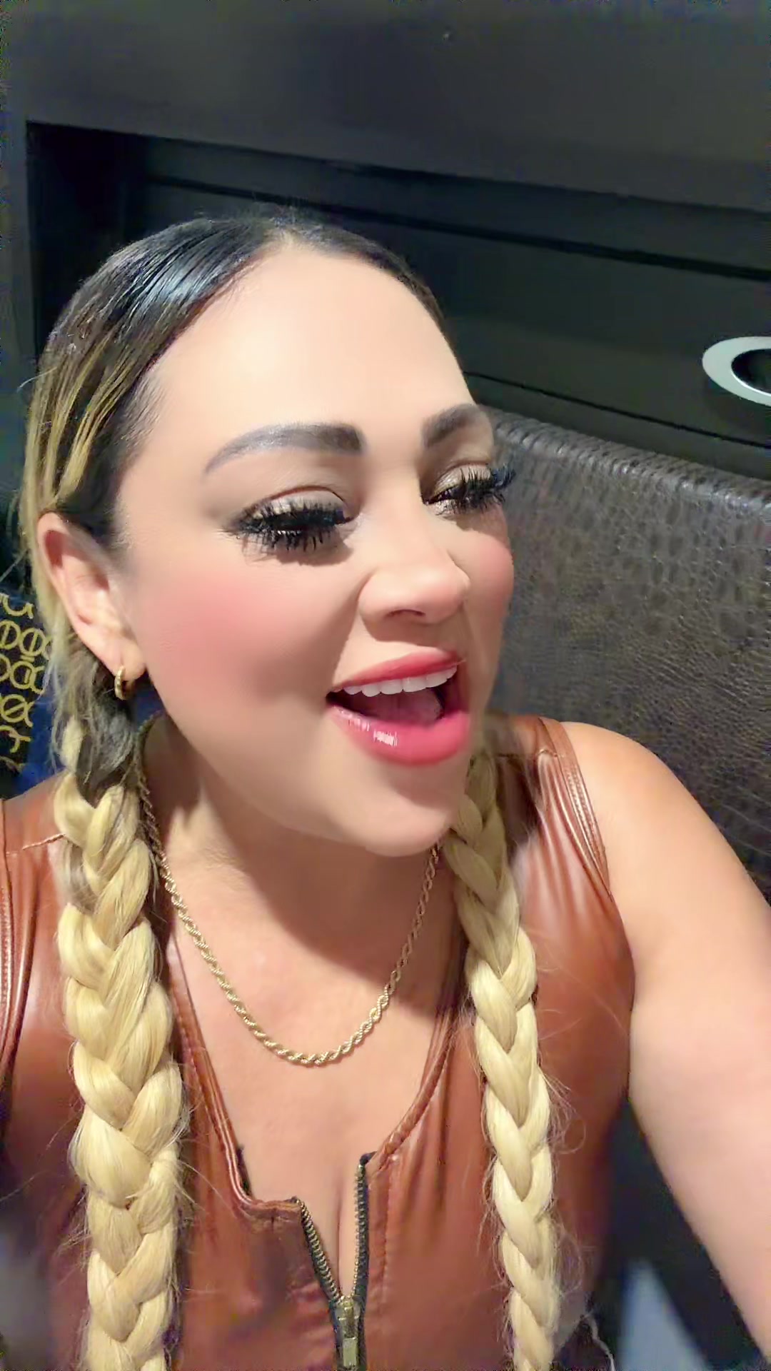 @Zitliali Núñez Oficial