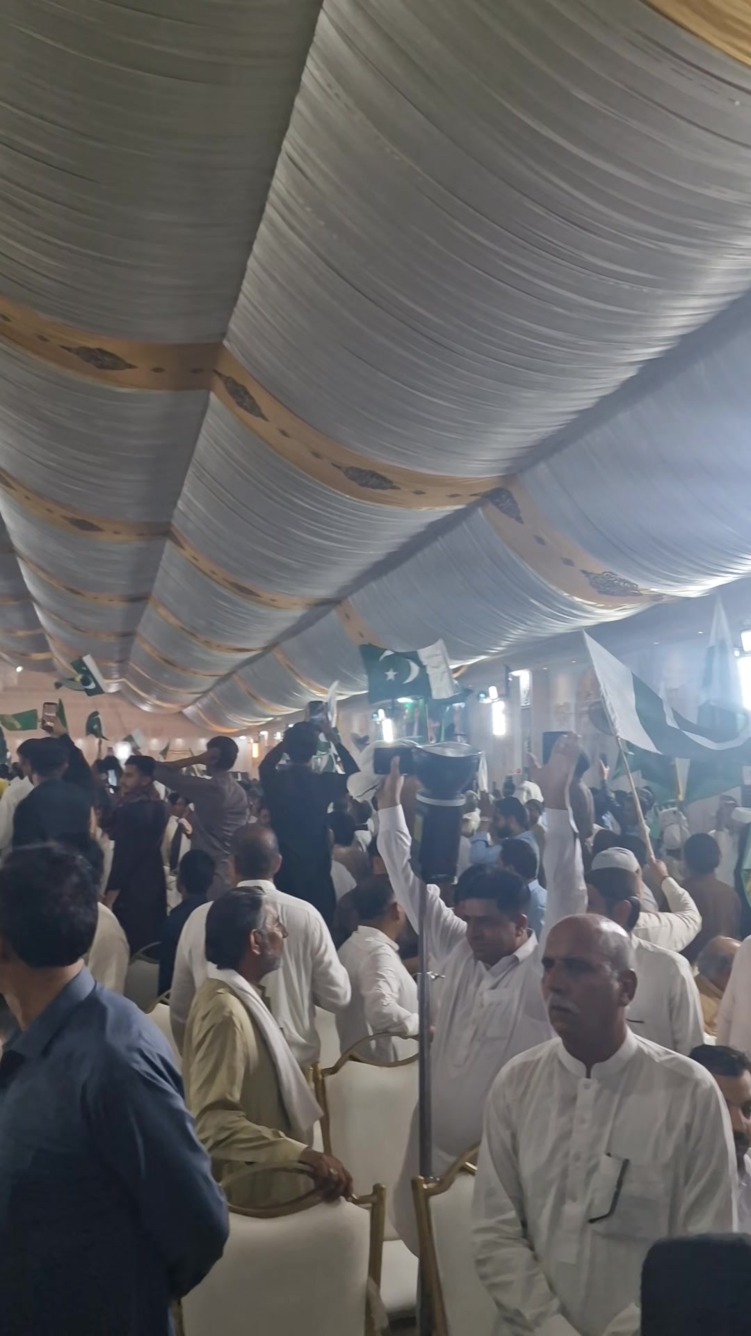 @shuJaa_Bhai