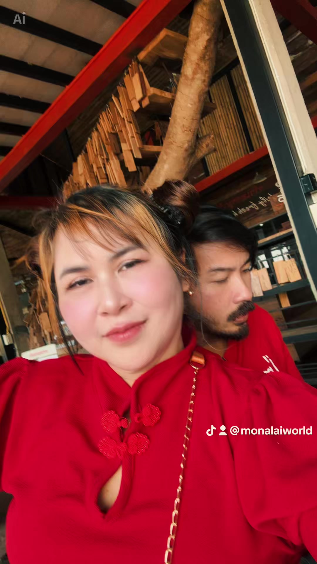 @monalaiworld