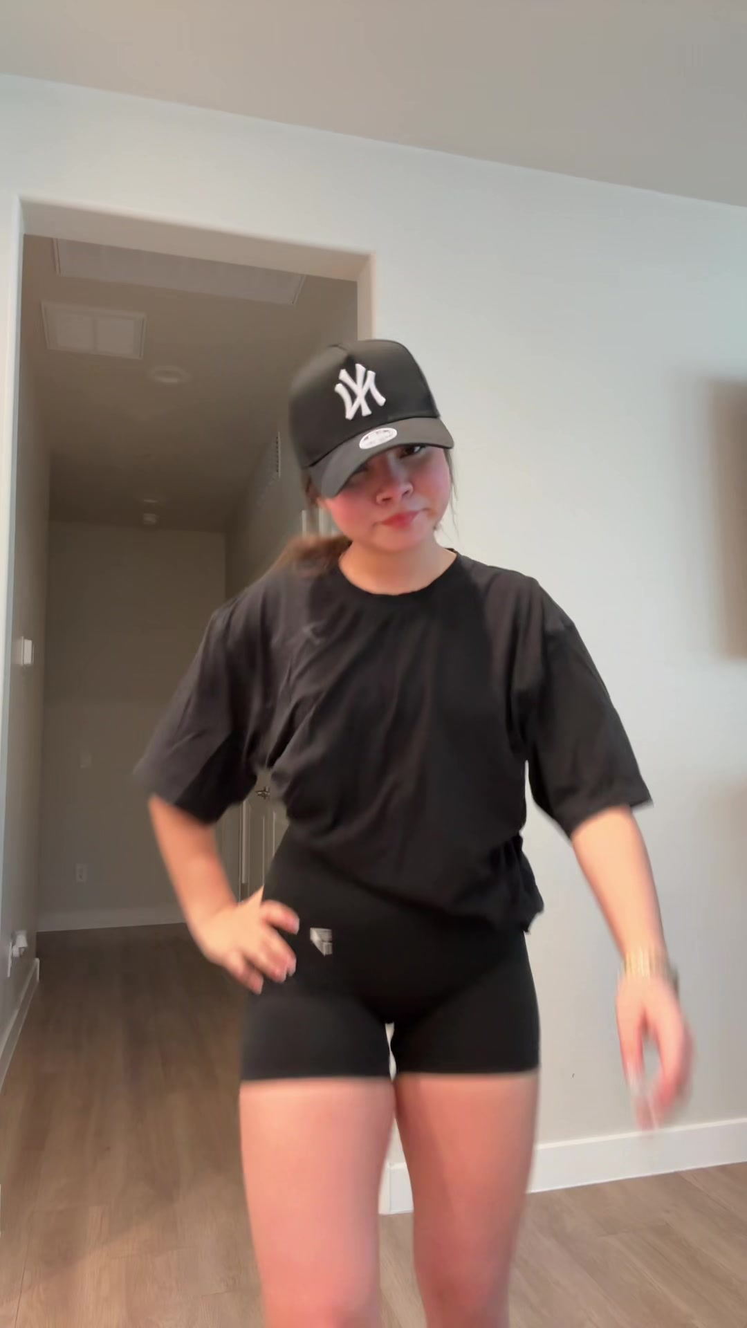 @𝐄𝐂