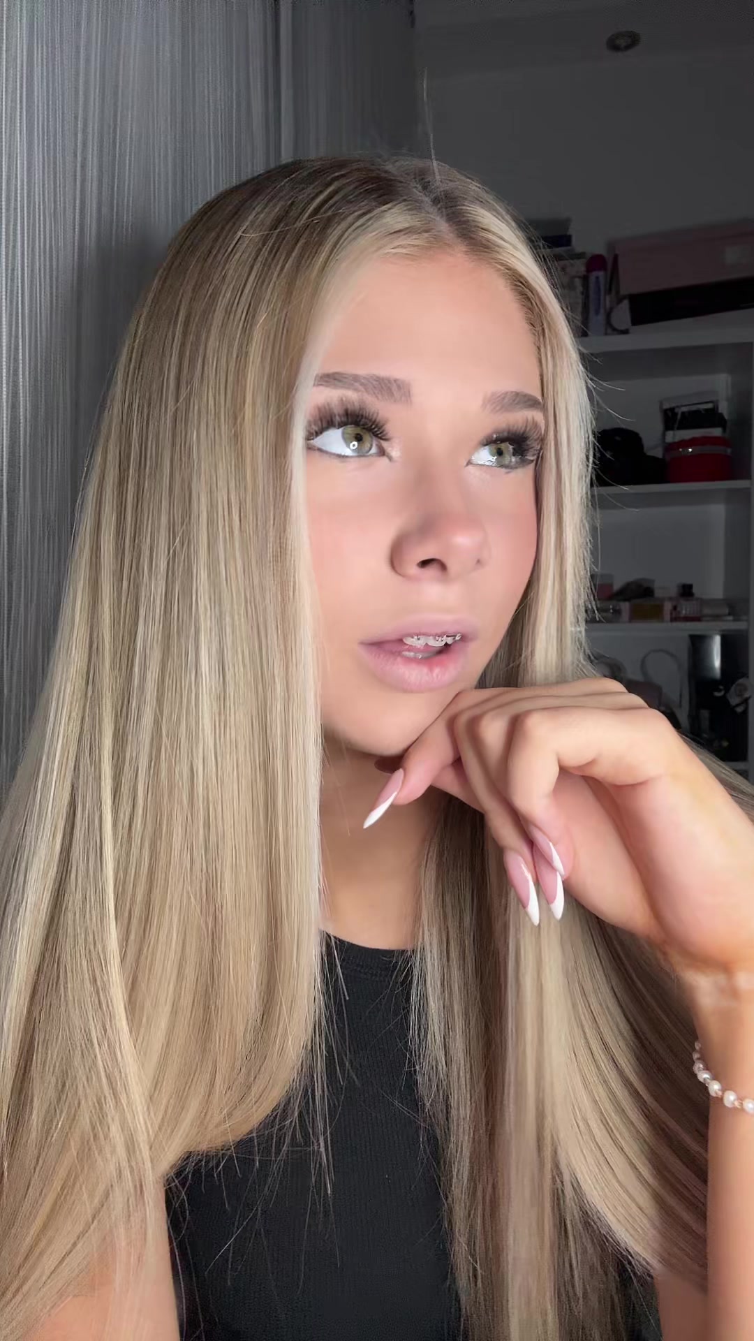 @уна