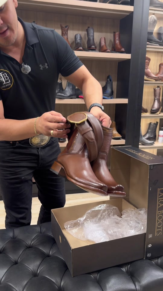 @Lara Boots