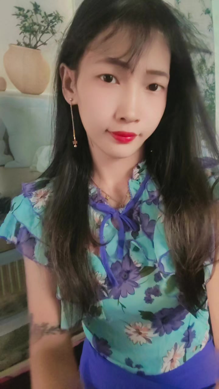 @🌿Kay Thi Khaing🌿(ဖြူးသူလေး)