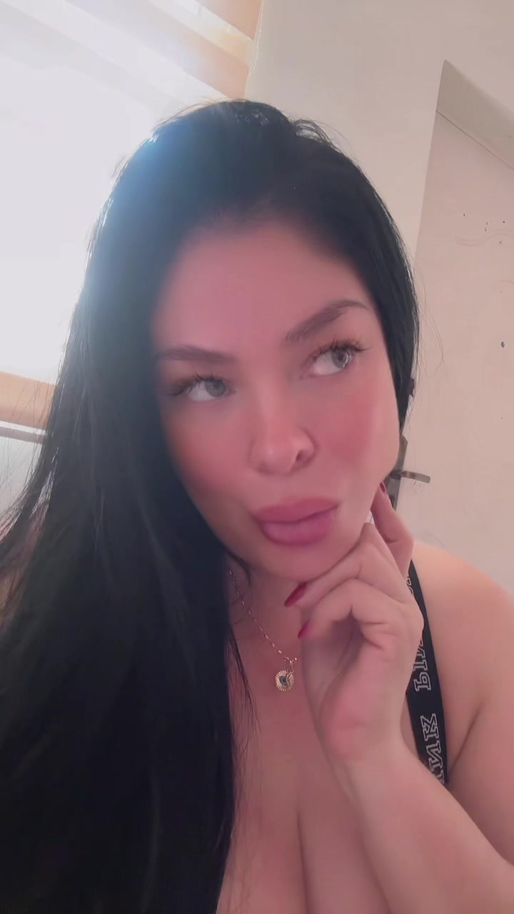 @caritolaleona