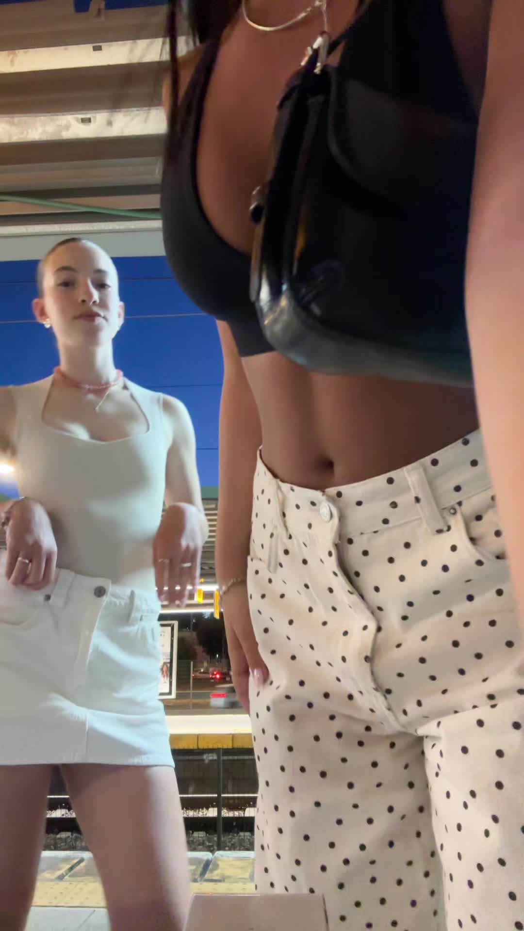 @נוייה