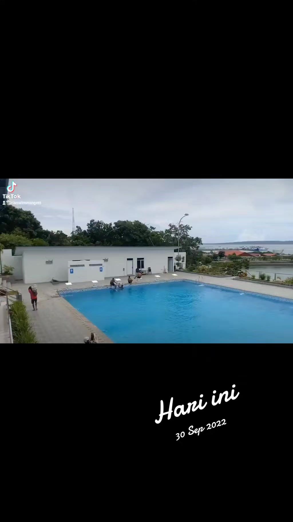 @Ria swimming NTT