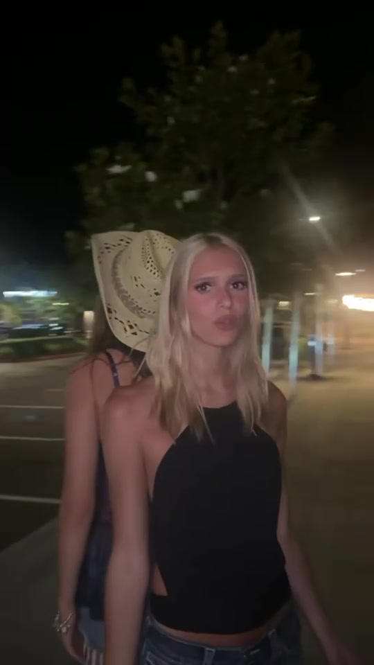 @𝔽