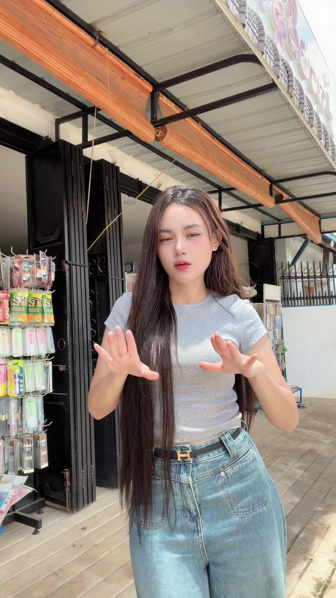 @htwehom