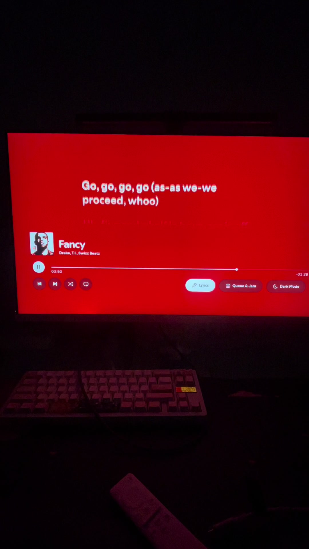 @🎧