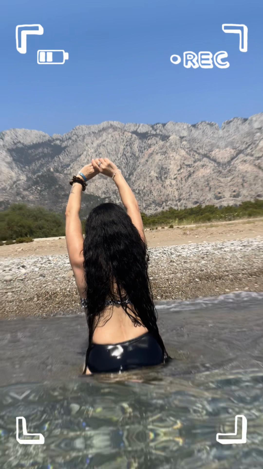 @Renata