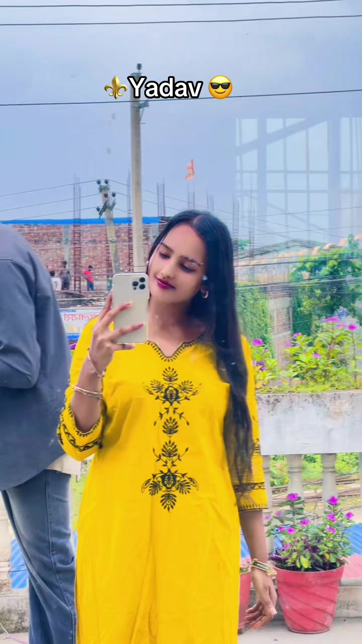 @Yadav girl🔥
