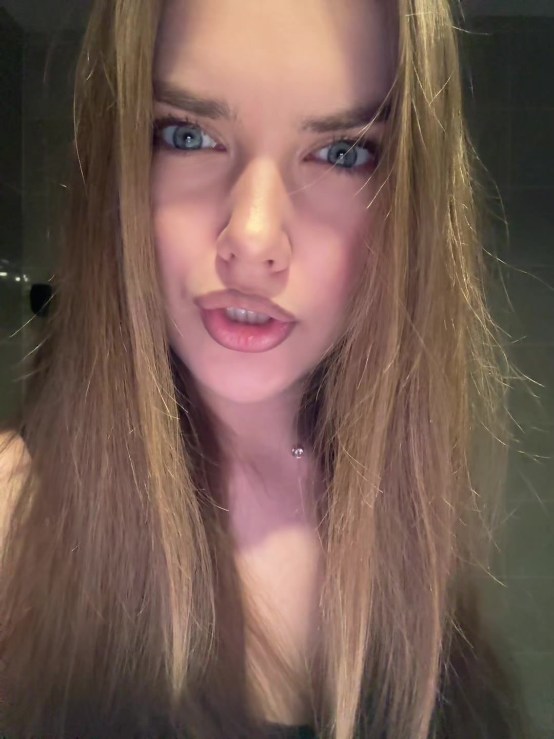 @___