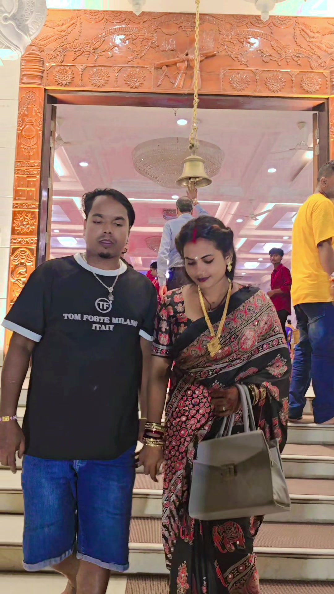 @lovely Anisha 44