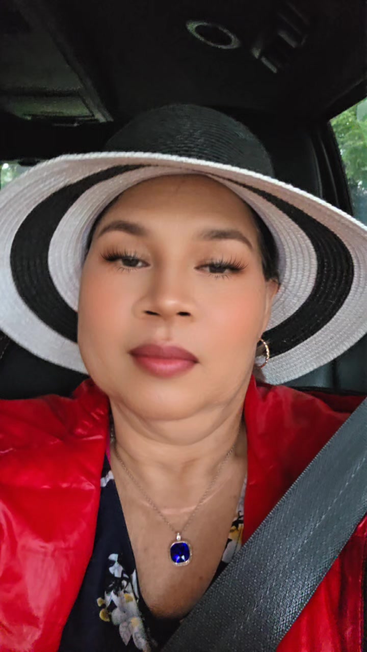 @Evelyn D Queen