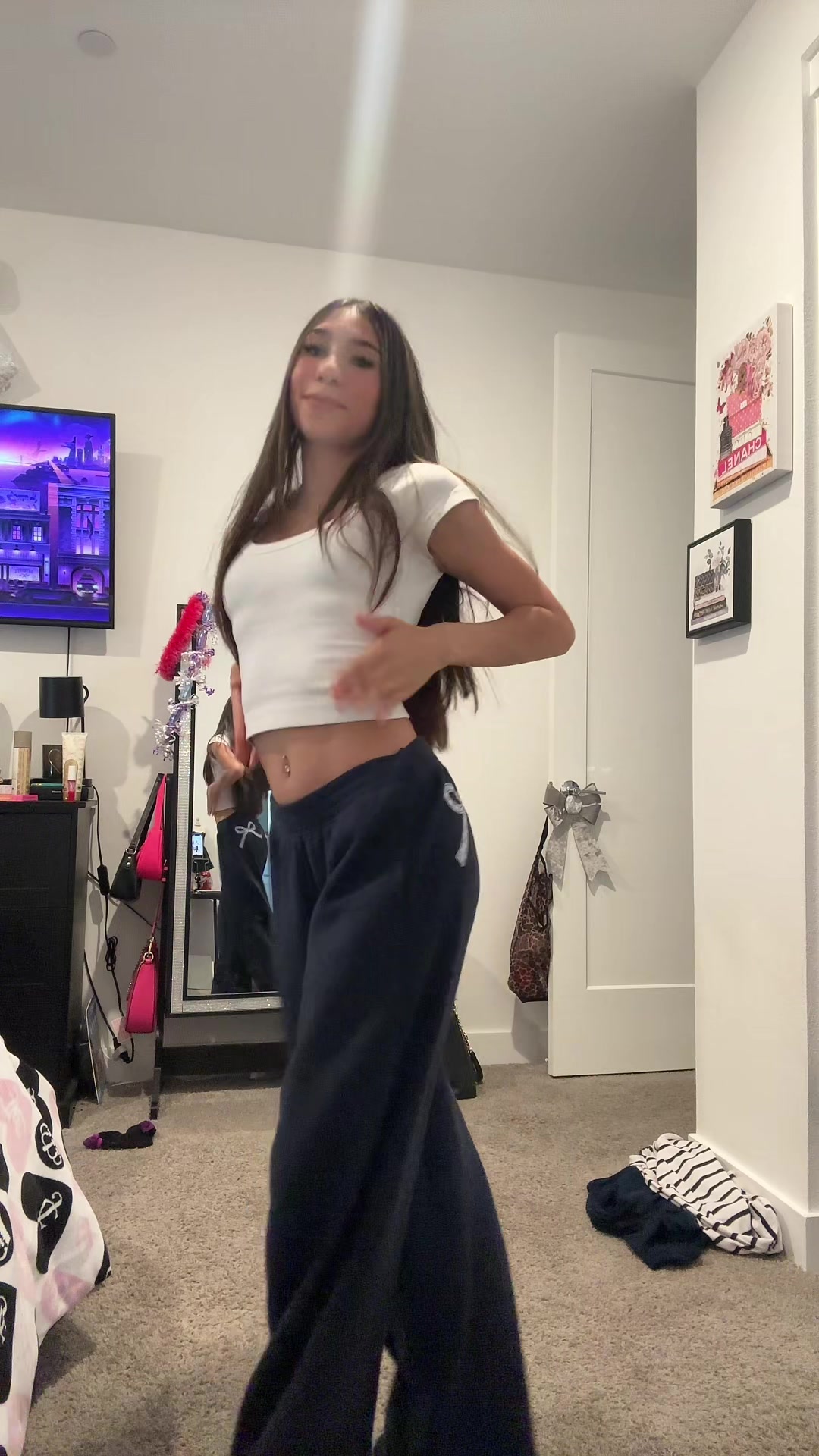 @bella
